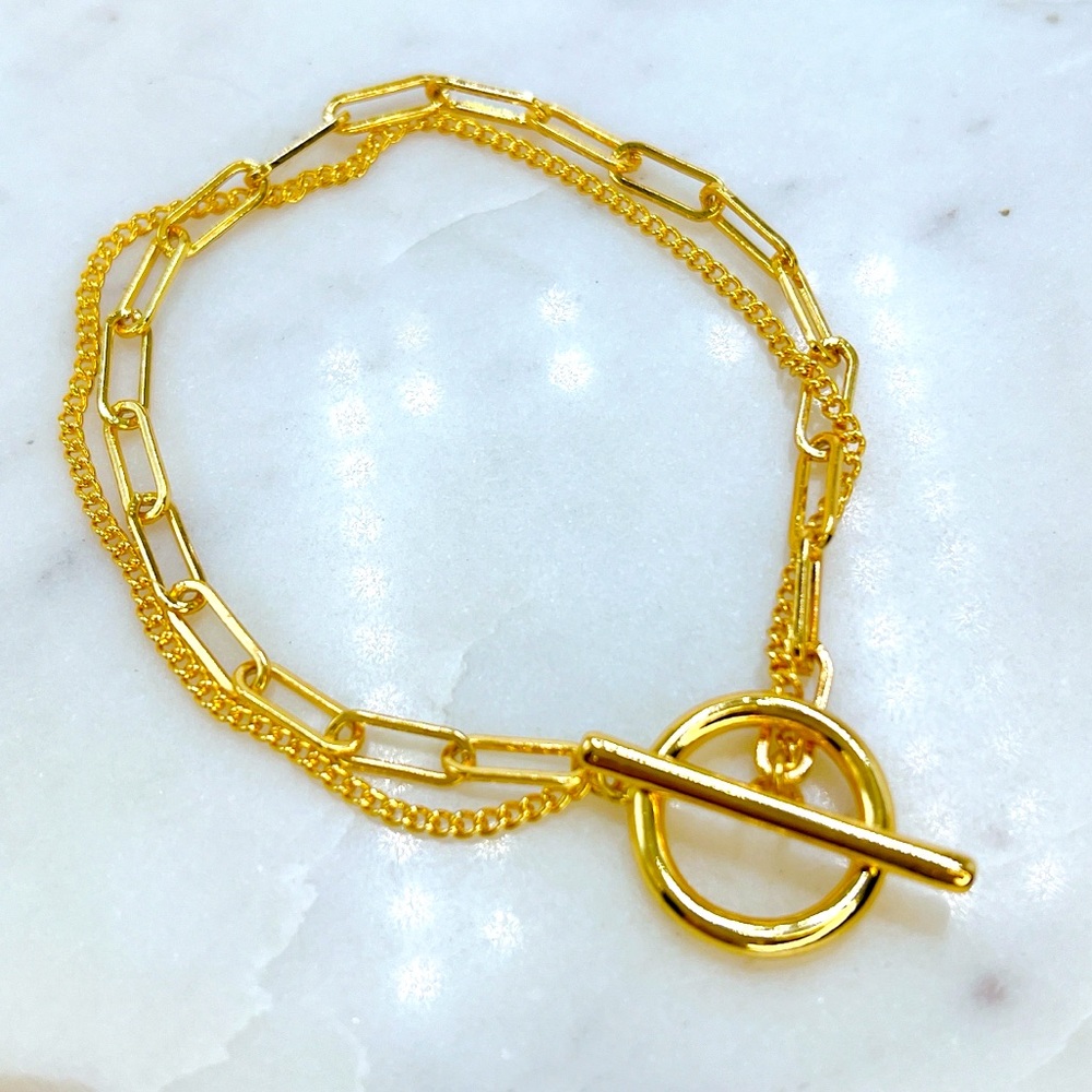 Elegant Gold Chain Bracelet - Picture 3 of 6